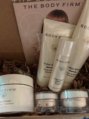 Body Firm Crêpe Erase Skincare Set - Cream/White
